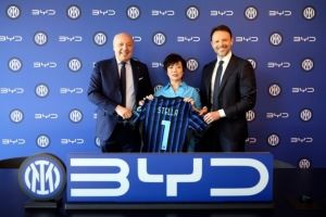 官方:国米&比亚迪达成全球汽车合作伙伴,提供70辆国米定制车辆