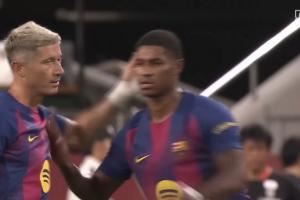 拉师傅首秀!巴萨下半场11人全换:拉什福德、莱万、奥尔莫登场