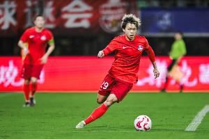 博主:茹子楠已返回梅州客家俱乐部,仍未痊愈预计月底可以出战