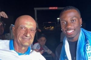 罗马诺:在马赛与尤文达成协议后,小维阿已抵达马赛