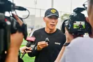 于大宝:“百队杯”是职业球员起步的平台