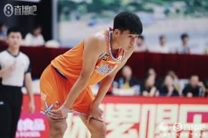 杨曦皓:最想对位周琦 想看看大魔王在内线的统治力是什么样的