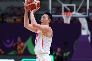媒体人:胡明轩打15挡拆不是他个人的问题 CBA后卫都习惯这么打了
