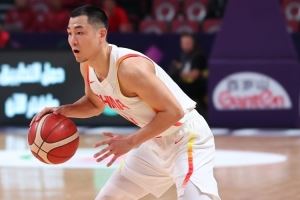 全场撕咬式防守+关键三分!苏群:高诗岩就是中国贝弗利