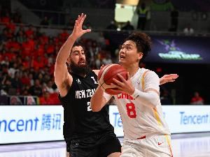 赵睿:我们要证明给外界看 中国男篮只要努力 一定能越来越好