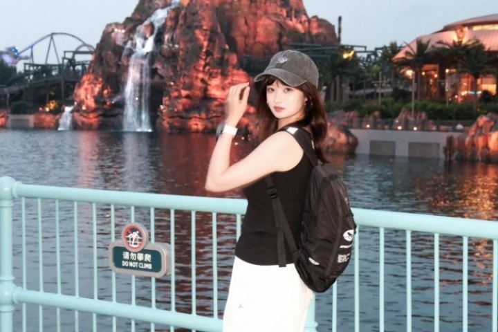 女友晒美照杨瀚森不见踪影 网友操心:再不来要跪搓衣板了