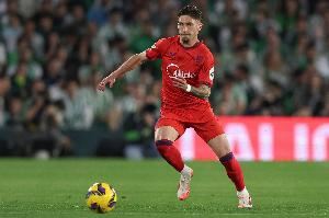 罗马诺:诺丁汉森林有意塞维利亚右后卫卡尔莫纳,正深入谈判