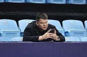 媒体人:广州为陈国豪报价550万被匹配+提交易被拒 朱总游说解套