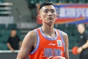 凯撒:陈林坚是福建男篮的领袖 现在是年轻球员展现的机会了