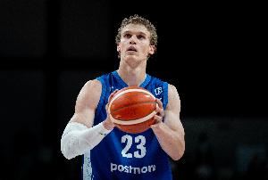 难救主!马尔卡宁17中6拿到19分11板6助1断1帽 罚球8中6