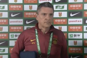记者:U22国足进攻不太流畅首先是磨合问题,其次是队员状态+战术