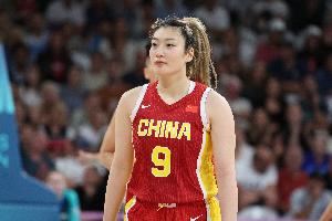 体坛周报:李梦已成婚 和偶像梦幻联动 能否激励勒布朗梦再次崛起