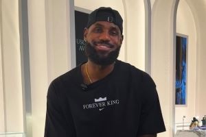 詹姆斯:我永不会忘记自己成长于阿克伦 很自豪能来上海激励人们