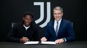 戴维:伊尔迪兹继续成长能成为顶级球员 我不说本赛季想进多少球