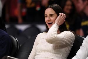 WNBA总裁私下表示: 克拉克得感谢联盟 她的代言都是联盟促成的