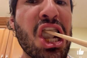 帕托社媒晒吃饺子视频:好想念中国,吃中国菜时感觉离你们更近了
