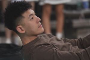 张陈治锋:感谢杨鸣指导给我机会和老大哥们同场竞技 发现不足