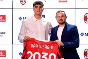 每体:巴萨欲对后防线进行补强,他们正在关注米兰小将巴特萨基