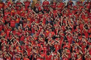  赢球即冲超！足球报：铜梁龙仍握有优势，末轮需要“重庆血性”