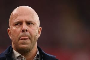 英媒：球迷们在比赛中对斯洛特高唱“明天早上你要被解雇了”