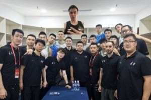  赵继伟：昨天蹬地时清楚听到“𠳐”的一声 好在不是特别糟糕