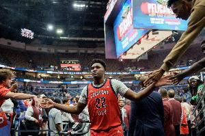  懂得感恩！奎因：感谢鹈鹕球迷 这是我的第二故乡 我愿倾其所有