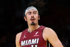  全能替补！哈克斯全场20投9中&罚球8中4 得到23分9板7助1帽