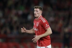 镜报：曼联计划明夏引进两位中场，埃利奥特·安德森是首选