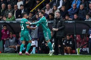  名宿：利物浦若放走罗伯逊可能会是错误，球队还需要他的领导力