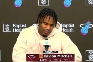  小米切尔：我们破联防做得不错 不停转移球没人想当孤胆英雄